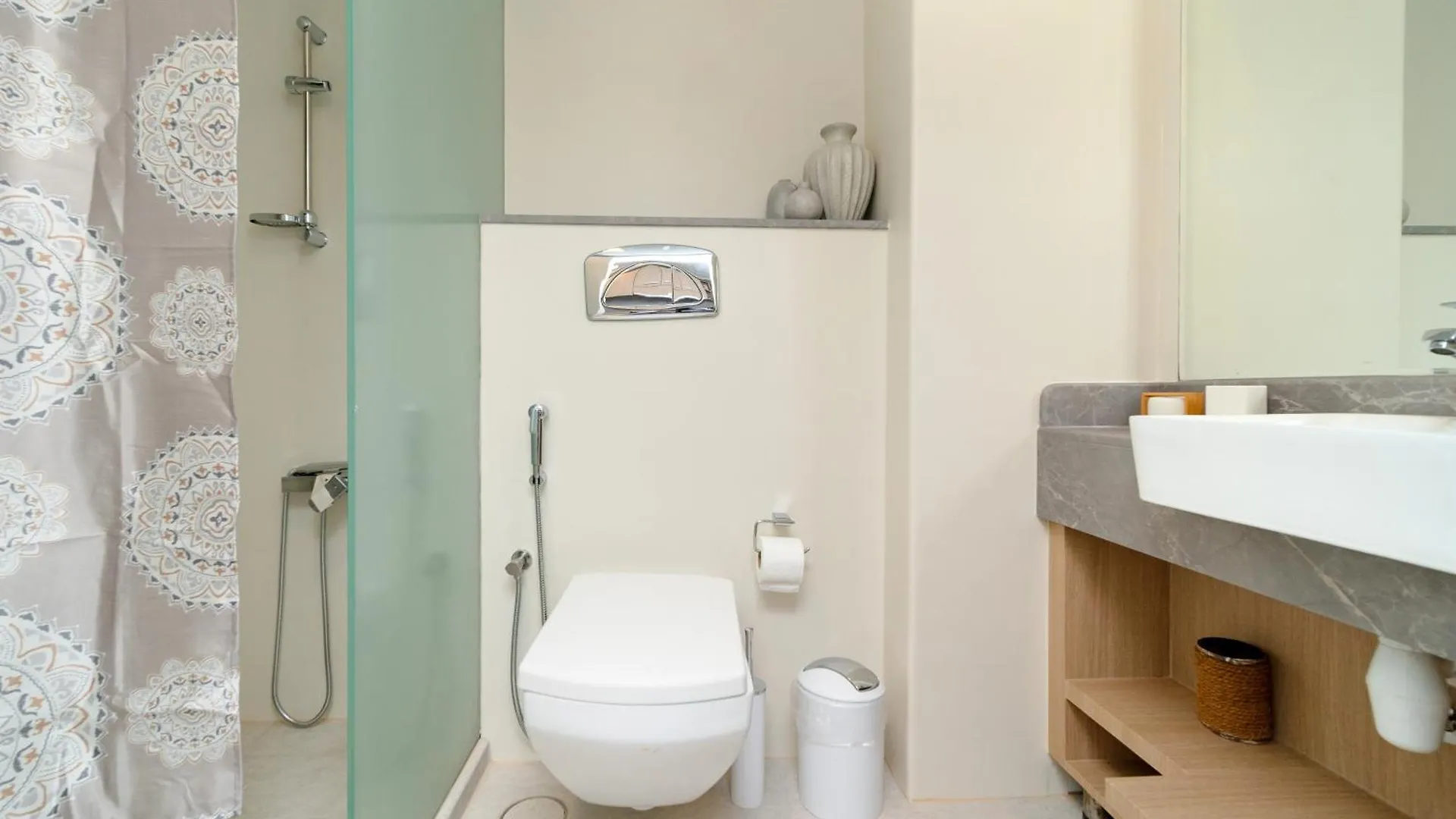 Gorgeous Beachfront Studio Ras al-Khaimah 0*,